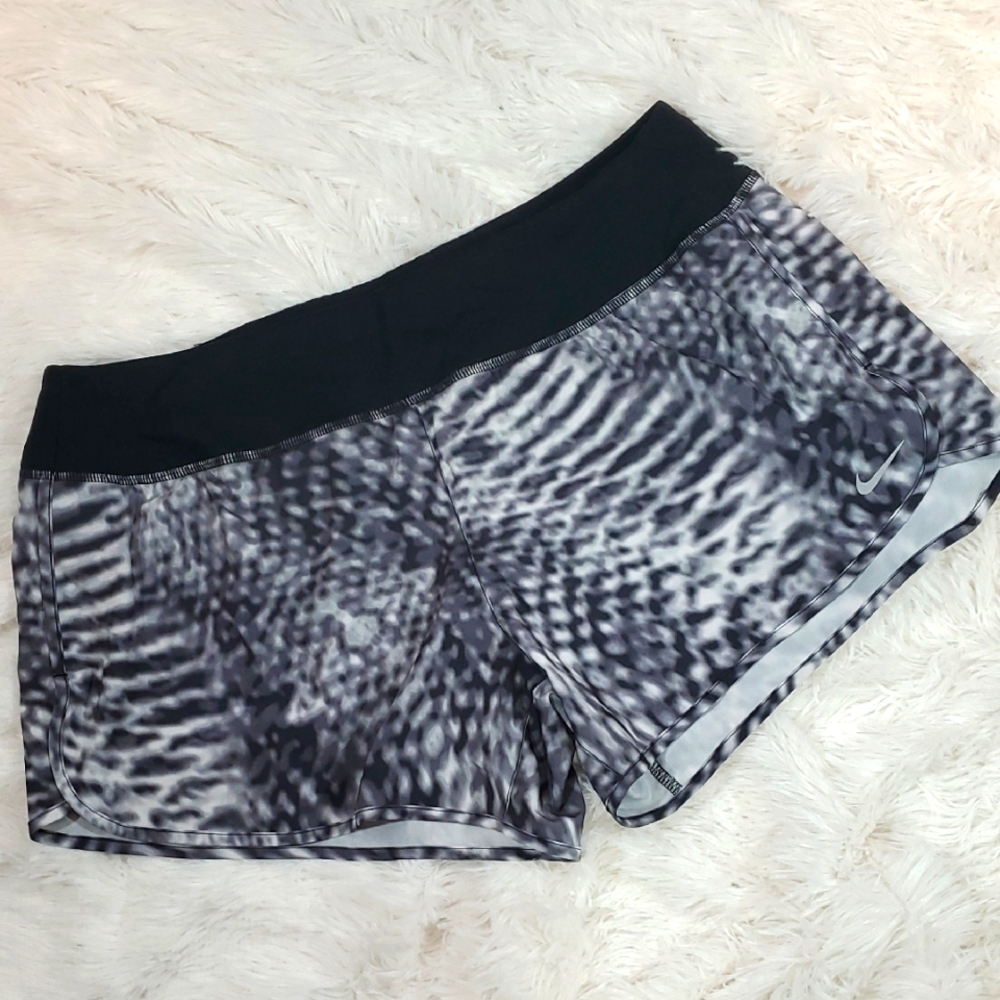 Nike Dri-Fit Women's Black and Gray Patterned Running Shorts Size L